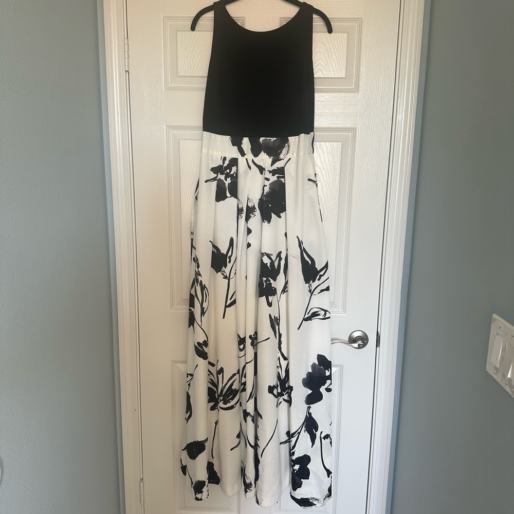 Lauren Ralph Lauren -size 6 - long gown.